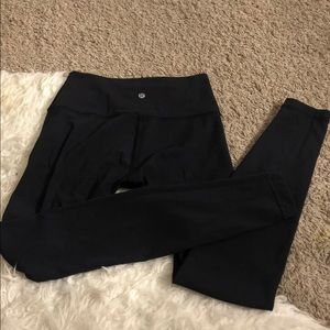 Lulu Lemon Wunder Unders size 6